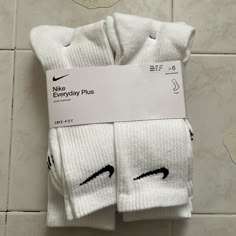 Nike Crew Sock 6pairs Of Socks Women 6-10 Men 6-8 Youth 5y-7y 100%New And Authentic Pack Of Nike Socks, Nike Socks And Crocs, Nike Socks Long, White Nike Crew Socks, Nike Socks Pack, Long White Nike Socks, White Nike Socks Aesthetic, Nike Non-slip Casual Socks, Nike Casual Non-slip Socks