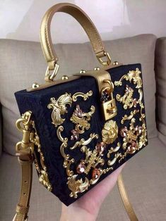 Dolce And Gabbana Handbags, Elegant Sophisticated, Dolce E Gabbana, Cute Bags, Luxury Gifts, Louis Vuitton Speedy Bag, Michael Kors Monogram, Kate Spade Top Handle Bag, Beyonce