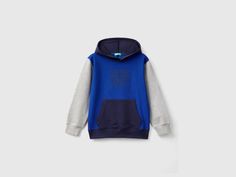 Long sleeve hoodie in pure cotton with a firm yet lightweight feel. Sporty style, with front kangaroo pocket and logo print on front. Dungaree Skirt, Sweatshirt Jean Jacket, Color Club, Organic Cotton Clothing, Knitwear Dress, Girl Inspiration, New T, Sporty Style, Long Sleeve Hoodie