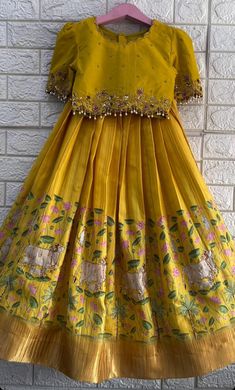 Ethnic Long Frocks, Classy Summer Fashion, Pavadai Sattai Designs, Pattu Pavadai Designs, Edgy Summer Outfits, Edgy Summer, Kids Party Wear Dresses, Pattu Pavadai, Simple Frock Design