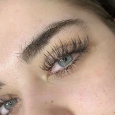 Perfect Eyelashes, Natural Eyelash Extensions, Pretty Lashes, Beautiful Lashes, Natural Eyelashes, روتين العناية بالبشرة, Aesthetic Eyes, Fake Lashes