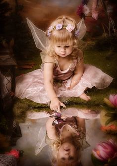 Fairy Photography, Fairytale Photoshoot, Fairy Photoshoot, Fairies Photos, Fairy Images, Enchanted Fairies, Black Fairy, Colorful Oil Painting, Fairy Pictures