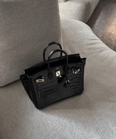 Birkin Aesthetic Bag, Black Birkin Bag Aesthetic, Black Birkin Bag, Birkin So Black, Wristlets, Hermes Birkin Crocodile Black, Birkin Handbags, Luxury Purses