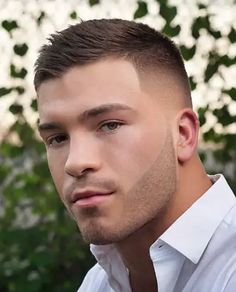 Ivy League Buzz Cut Mens Short Hairstyles, Gentleman Haircut, Buzz Cut Hairstyles, Low Fade Haircut, Trendy Mens Haircuts, Buzz Cuts, Haircuts Ideas, Mens Hair Colour