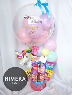 Buket balloon Snack Bucket, Bucket Gifts, Florist Design, Snack Cake, Diy Bouquet, Hot Air Balloon, Air Balloon, Hot Air, Florist