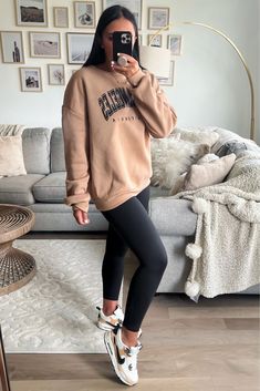 Women Nike Sneakers Outfit, Los Angeles Sweatshirt Outfit, Comfortable Outfits With Leggings, Everyday Sneakers Women Cute Outfits, Winter Clothes 2024 Trends, Woman’s Sneaker Outfits, Comfy Cool Mom Outfits, Tennis Shoe Outfits Winter, Shop Outfits For Women