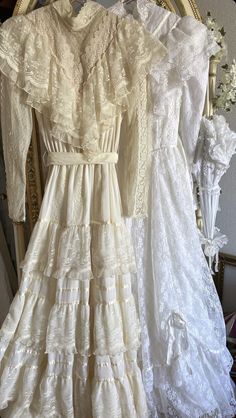 Core Dresses, Story Pics, Prairie Dresses, Old Fashion Dresses, 1970s Dresses, Edwardian Dress, Nice Clothes, Antique Dress, Hijab Dress