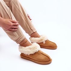 Expertly crafted with a chestnut finish, the Women's Tazzette Slipper by UGG offers both style and comfort. With its high-quality materials and unique design, these slippers are perfect for lounging at home or running errands—experience luxury and relaxation with every step. Color: Chestnut Style: 1134810-CHE This product is excluded from Free Shipping. Slippers Fur, Bathrobe Men, Thigh Boot, Fur Slippers, Jacket Brands, Womens Gloves, Cold Day, Chestnut, Womens Scarves