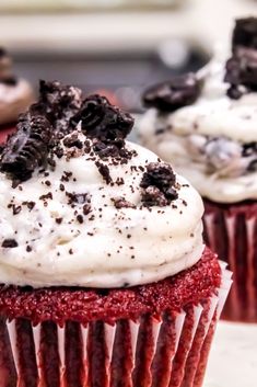 red velvet cupcakes with oreo cream cheese frosting