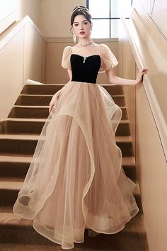 Fashionable Gowns, Gaun Tulle, Tulle Long Prom Dress, Champagne Prom Dress, Long Party Dress, A Line Evening Dress, Evening Dresses With Sleeves, Beautiful Prom Dresses, Beautiful Shorts