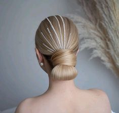 Wedding Hair Decoration, Unique Hair Designs, Wedding Hairstyles For Women, Bridal Hair Decorations, Sanggul Modern, Hairstyle Ideas Easy, Best Hairstyles For Women