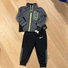 New Nike Outfit. 18 Month Boys Set Sporty Black Sets For Fall, Sporty Black Sets For Spring, Black Playwear Sets For Fall, Black Sets For Playwear In Fall, Baby Nike Outfit, Kids Nike Outfits, Boys Nike Outfits, Girls Nike Outfits, Reborn Clothes