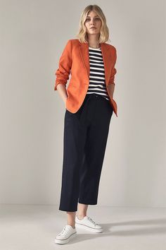 Vetement Hippie Chic, Orange Blazer, Outfit Formulas, Casual Stripes, Style Mistakes