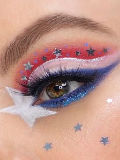 Stunning 4th of July Makeup Eyeshadow Looks for a Patriotic Celebration Red White And Blue Makeup Looks, Ciy Move, 4th Of July Makeup Eyeshadow, Cute 4th Of July Makeup, Patriotic Makeup Eye, 4th Of July Makeup Looks, 4th Makeup, Fourth Of July Makeup, Patriotic Makeup