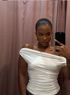 Nails Blackgirl, Black Femininity, Elegante Casual, Off The Shoulder Top, Lookbook Outfits, Fashion Killa, Cute Casual Outfits, Classy Outfits, Fashion Inspo Outfits