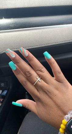 Coffin Acrylic Nails Beach, Nails Acrylic End Of Summer, Cute Acrylic Nails For Summer Simple, Mail Ideas Acrylic Summer, Vibrant Acrylic Nails Summer, Cute Back To School Nails Acrylic Medium, Florida Trip Nails, Acrylic Nails Teal Turquoise, Summer Nail Inspo Coffin Short One Color