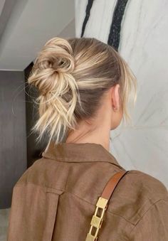 Aesthetic Hairstyles Blonde, Blonde Bun Hairstyles, Effortless Hair, Hair Stylies, Work Hairstyles, Sleek Hairstyles, Easy Hairstyles For Long Hair, Long Bob