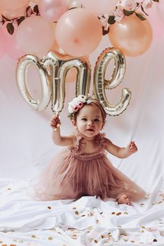 One Year Old Princess Photo Shoot, Girly One Year Old Pictures, Unique First Birthday Photoshoot Ideas, First Birthday Indoor Photoshoot, Little Miss Onederful Birthday Cake, Floral First Birthday Photoshoot, 1 Year Birthday Pictures, Turning One Photoshoot