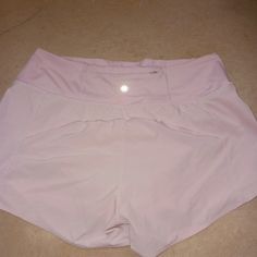 Athleta Ladies Womens Medium Med M Gym Shorts Athletic Lt Purple $68....Never Worn. No Tags. No Flaws. Built In Liner. Logo On Back Bermuda Shorts Women, Athleta Shorts, Running Shorts Women, Athlete Workout, Spandex Shorts, Active Shorts, Cycling Shorts, Gym Shorts, Shorts Athletic