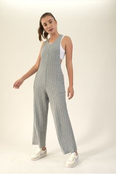 Oversized flattering fit for Everyday Lounging.  Meet The B.O.D's Best Seller - Ribbed Knit, the soft and comfortable relaxed fit jumpsuit perfect for lounging in, heading out, errands...pretty much anything and everything. Features fabric that feels like your favorite blanket with stretch, convenient side pockets, and ¾ length cropped pants. Signature Scrunches allow for versatile wear - adjust the scrunches to alter the shape and drape of the Suit. The back Scrunch tightens the jumpsuit, creat Cocktail Suit, Knitted Jumpsuit, Maternity Overalls, Flowy Jumpsuit, Grey Jumpsuit, Summer Jumpsuit, Chic Summer Outfits, Fitted Jumpsuit, Earl Gray