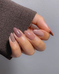 40+ Neutral Nail Designs for Every Occasion - Boss Babe Chronicles Neutral Nail Designs, Manicured Nails, Nude Nail Designs, Winter Nails Acrylic, Sweater Nails, Simple Gel Nails, Casual Nails, Work Nails, Classic Nails