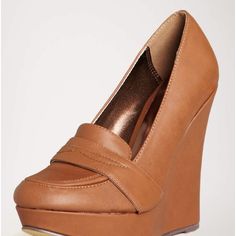 Tan Wedge. Nib Chic Wedge Sneakers For Spring, Chic Wedge Heel Sneakers For Spring, Chic Spring Wedge Sneakers With Wedge Heel, Chic Synthetic Wedge Heel Boots, Chic Spring Wedge Sneakers, Chic Leather Wedge Sneakers, Wedge Pump, Tan Wedges, Michael Antonio