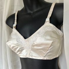 Vintage 60's-70's Edith Lances Cotton Wireless Minimizing Bra The Ultimate In Minimizing! Unique Wireless Supports Which Relieves Pressure On Shoulders And Your Back. Each Bra Is Hand Sewn In The Usa By Union Workers With All Usa Material New Item Wot ( Vintage Bra ) Style 2130 Color: White Ivory Since 1937 Edith Lances Has Been Empowering Women With Absolute Custom Support - Satin And Lace Details Bra - Cotton Bra - Adjustable Straps With Detailed Flowers - Double Row Of Hooks - Velvet Lining - Minimizing Bra, Union Workers, Purple Lace Bra, Lacey Bra, Vintage Bra, Cotton Bra, Satin Bra, Cotton Bras, Black Seamless