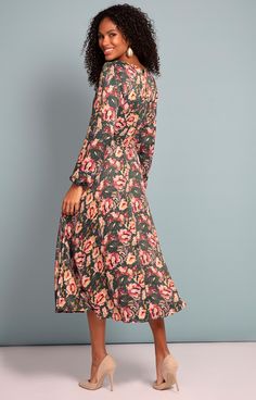 Introducing our new Robyn Dress with full length sleeves, soft boatneck and midi-length skirt. This fit-and-flare style is a dream to wear. Slip on overhead and gather the waistline with the cleverly inserted ties to create the perfect and most flattering fit. Soft sheen, heavyweight fabric in deep green is scattered with dusty pink and pale peach florals - exuding an abundance of colour and joy. Deep green shade with dusty pink and peach florals Soft sheen fabric with subtle stretch for comfort Waterfall Dress, Annie Dress, Sophia Dress, Pale Peach, Japanese Dress, Midi Length Skirts, Lace Dress Black, Navy Floral, Dress Floral