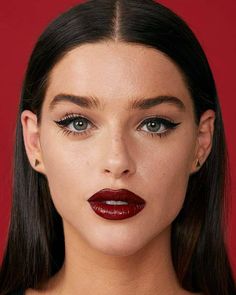 Makeup Bibir, Red Lipstick Makeup Looks, Red Lipstick Looks, Lipstick Dark Red, Red Lips Makeup Look, Black Eyeliner Pencil, Perfect Red Lips, Dark Red Lips, Red Lipstick Makeup