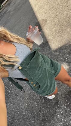 Styling Overalls, Green Overalls, Fest Outfits, Mode Hippie, Outfit Inspo Summer, Looks Party, Mode Inspo