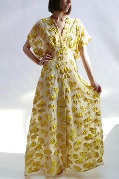 Boubou Dress, Fashion For Men, Princesa Diana, Maxi Gowns, Rachel Comey, Long Dresses, Issey Miyake, Sewing Inspiration, Yellow Dress