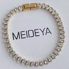 Made of 38 oval AAA cubic zircon, the bracelet is eye-catching and flexible.