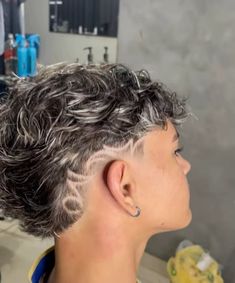 Curly Silver Hair, Hair Styles For Men, Curly Hairstyles For Men, Anime Haircut, Mid Fade, Men Haircut Curly Hair, Short Curly Hairstyles, Haircut Designs