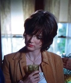 Winona Ryder no Filme Colcha de Retalhos Winona Ryder Girl Interrupted, Hair Movie, Winona Forever, Really Short Hair, Girl Interrupted, Hair Inspiration Short, Normal Girl, Winona Ryder, Shein Dress