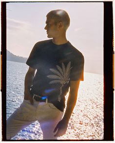 Unleash your free spirit with our Palm Tree Embroidery T-shirt. The intricate palm tree embroidery, premium fabric, and comfortable fit combine to create a piece that's as individual as you are. Palm Tree Embroidery, Tree Embroidery, Embroidery T Shirt, T-shirt Polos, Stand Out From The Crowd, Free Spirit, Palm Tree, Palm Trees