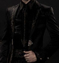 Dark Academia Wedding, Dark Royalty Aesthetic, Rabastan Lestrange, Prince Clothes, Queen Aesthetic, Royalty Aesthetic, A Court Of Wings And Ruin, Royal Aesthetic