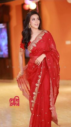 This is an Original Moslin Handmade Karchupri work Saree, Bangladeshi Pure Sopura Muslin Saree, Super Soft and Light Weight, Colors / Designs available Red Bridal saree 👉Pure moslin hand made Karchupri work saree+blouse pices 👉100% original same as picture (original quality) 👉Fall Piku Tassle Done. 👉Stiched Blouse Size 38- 42 #mimblacksaree #mimmuslinsaree #deshirongonausa Red Pre-draped Saree With Resham Embroidery For Festivals, Traditional Red Pre-draped Saree With Resham Embroidery, Red Cutdana Traditional Wear For Reception, Red Designer Saree For Diwali, Red Georgette Traditional Wear With Cutdana, Red Cutdana Georgette Traditional Wear, Designer Red Saree For Diwali, Red Traditional Wear With Cutdana For Reception, Designer Red Saree For Festivals