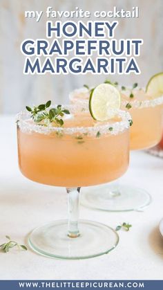 glasses of honey grapefruit margarita. Cocktail With Tequila, Grapefruit Margarita Recipe, Spring Drinks, Grapefruit Margarita, Pitcher Of Margaritas, Cucumber Margarita, Cocktails Summer, Grapefruit Cocktail, Easy Margarita