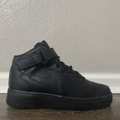 Nike Air Force 1 Mid (Gs) Black/Black Sneaker Size 6y/Women Size 7.5 Dh2933-001 (Gently Worn) New With The Top Lid Of The Box Missing, No Rips Or Tears. We Always Carefully Package And Ship Right Away. Reach Out With Any Questions! Youth 6 & Women 7.5 The Pair In Our Photos Is The Exact Pair You Are Purchasing Make Sure To Follow Us. We Post Shoes Often And Offer Bundle Pricing. Nike Air Force 1 Mid, Air Force 1 Mid, Kids Nike, Nike Air Force 1, Black Sneaker, Air Force 1, Nike Air Force, Black Nikes, Kids Shoes