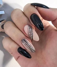 Chic Nail Designs, Unghie Sfumate, Yellow Nails Design, Black Coffin Nails, New Years Eve Nails, Unghie Nail Art, Matte Black Nails, Matte Nails Design, Almond Nails Designs