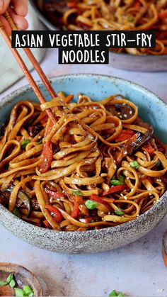 Stir Fry Videos, Lomein Noodle Recipes, Asian Pasta Recipes, Vegan Chinese Recipes, Chicken Breast Instant Pot, Healthy Noodle Recipes, Veggie Pasta Recipes, Instant Pot Chicken Breast, Rice Noodle Recipes