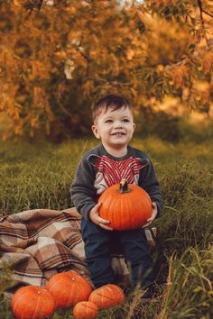 #pumpkin #boy #babyboy #fall #autumn #baby #sun #son #beautiful #photo #instagram Kid Picture Poses, Fall Mini Shoot, Kids Falling, Toddler Photoshoot, Pumpkin Pictures, Fall Mini Sessions, Pumpkin Photos, Halloween Photography, Fall Mini