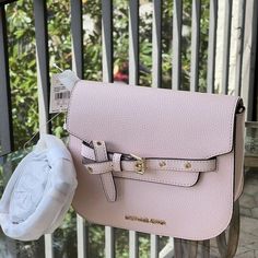 Brand New 100% Authnetic Michael Kors Emilia Flap Saddle Crossbody Bag Powder Blush Pink Pebble Leather Dimensions: 8.5”W X 7”H X 3.5”D Adjustable Strap: 18.5”-22.5” Exterior Details: Detachable Crossbody Strap Lining: 100% Polyester Snap Fastening Imported In Manufacturer Packaging From Pet And Smoke Free Home Saddle Crossbody Bag, Exterior Details, Bags Michael Kors, Powder Blush, Michael Kors Bag, Crossbody Strap, Pebbled Leather, Saddle, Blush Pink