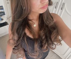 Hair Styles Brown Hair, Brown Hair Aesthetic, Back To School Hairstyle, Outfits Asian, Viral Aesthetic, Chanel Lipstick, 2024 Aesthetic, Workout Inspo, Foto Ideas Instagram