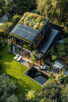 37 Modern Farm Houses With the Ultimate Cozy Upgrade Glass Cabins, House Built Into Hillside, California Mediterranean, Architectural Homes, Eco Houses, Eco Farm, Forest Homes, Sustainable House Design, Modern Mediterranean Homes