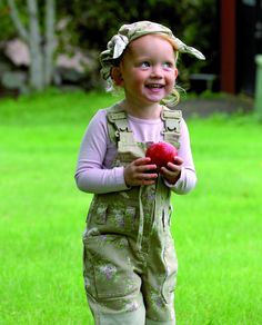 Gardening Outfit, Garden Girls, Farm Girl, Toddler Kids, Sweet Memories, Too Cute, Red Apple, Bibs, Pretty Flowers