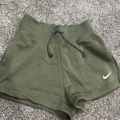 Size Xs Nike Shorts Brand New Never Worn Super Soft Smoke Free House Super Comfy Just Did Not Like The Way They Fit Me! Nike Sweat Shorts, Fancy Fits, Shopping Haul, Basic Girl, Summer Shopping, Dream Outfits, Abstract Graphic, Sweat Shorts, Green Shorts