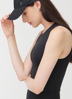 An athletic-style fitted tank with a high crew neckline and flat seams for added comfort. This ultra-soft and four-way flexible cropped tank is made from quick-dry, UPF 40+ fabric, so you can move effortlessly from sunrise to sunset. Kit And Ace, Athletic Style, Longline Bra, Black Xs, Sweater Pants, Athletic Fashion, Long Hoodie, Summer Essentials, Crop Tank