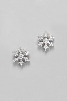 Crystal Snowflake Earrings Winter Sparkle, Crystal Snowflakes, Snow Flakes, Snowflake Earrings, Sparkle Dress, Gorgeous Jewelry, Look At You, Pretty Jewellery, Jewelry Bags