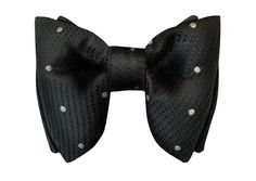 Silk Bow tie - Tom Ford inspired bow tie, Beautiful Butterfly Bow tie, Pre-Tied Silk Bowtie. Perfect for Weddings, Prom and Casual outings. FREE SHIPPING 100% DESIGNER: Resso + Roth is a luxury men's accessories connoisseur. Designed and produced in the U.S and introducing our signature quality handmade bow tie. The r+r look is a mix of classic style with a modern twist and seasonal inspiration. Every item is handmade of 100% woven silk, knit or the finest seasonal materials. STYLE Fashion forwa Tom Ford Bow Tie, Butterfly Bowtie, Mens Luxury Accessories, Black Pocket Square, Bowtie Wedding, Tie A Necktie, Burgundy Bow Tie, Mens Bowtie, Groom Bowtie